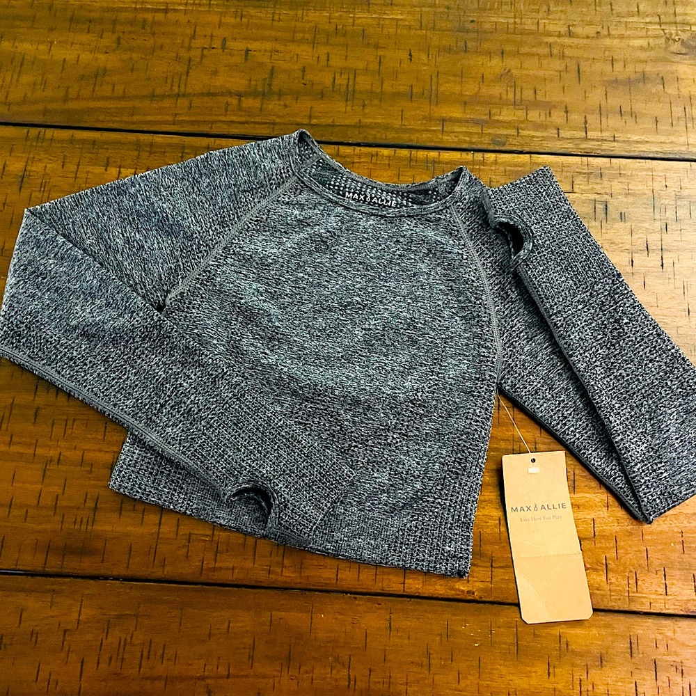 NWT Max & Allie Seamless Long Sleeve Charcoal Crop Top